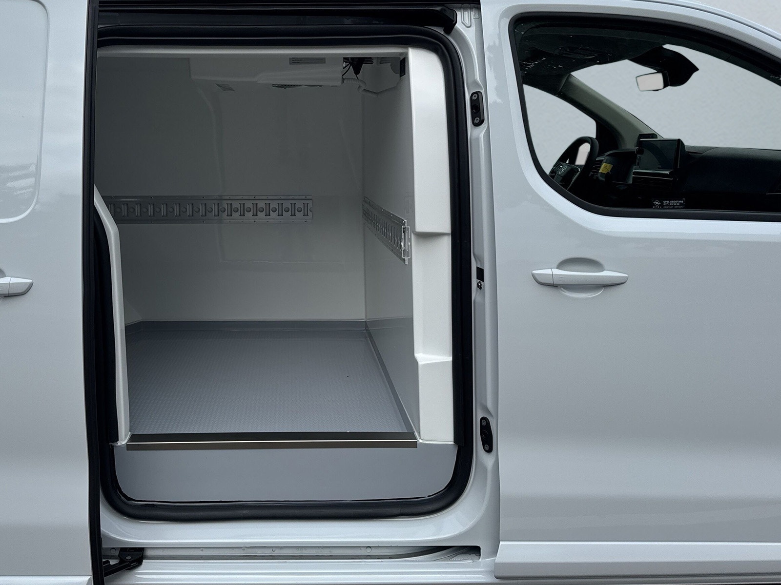 Opel Vivaro L3-H1 2.0 BlueHDi 145 Euro 6 Kylbil 2025 - miniatyr 12