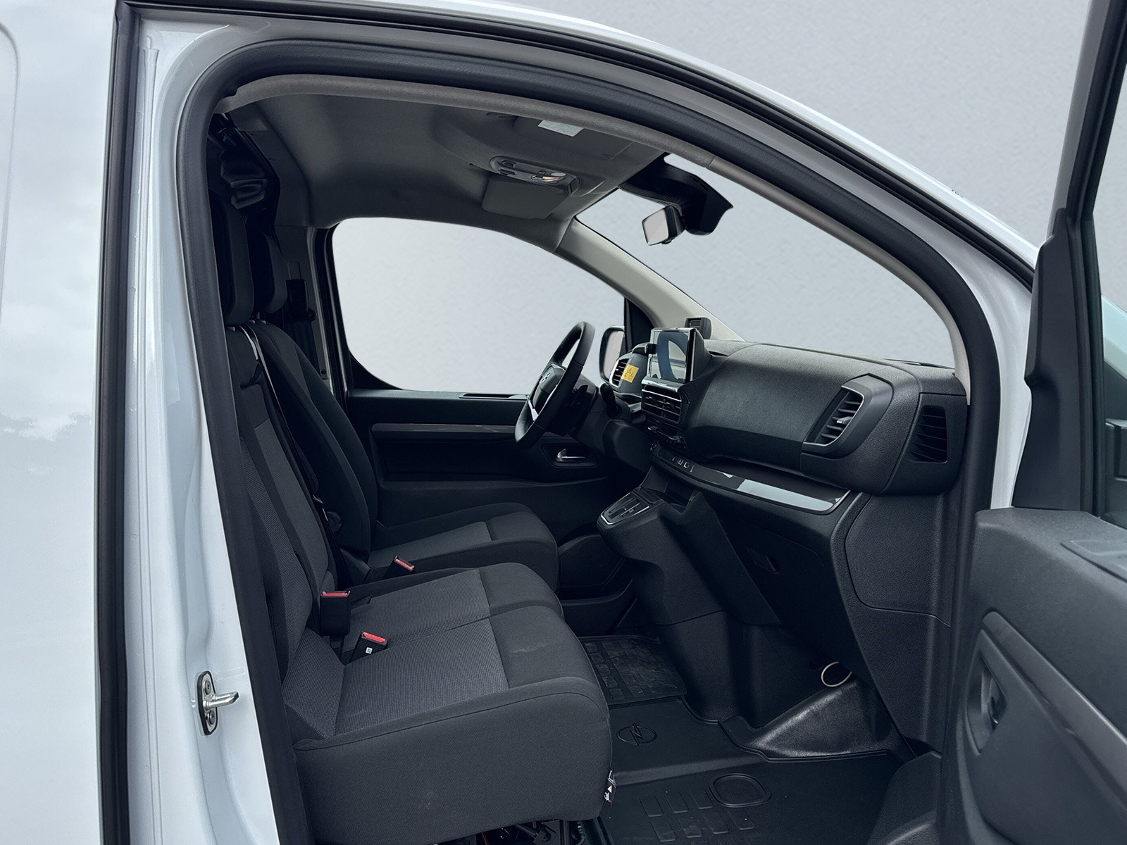 Opel Vivaro L3-H1 2.0 BlueHDi 145 Euro 6 Kylbil 2025 - miniatyr 10
