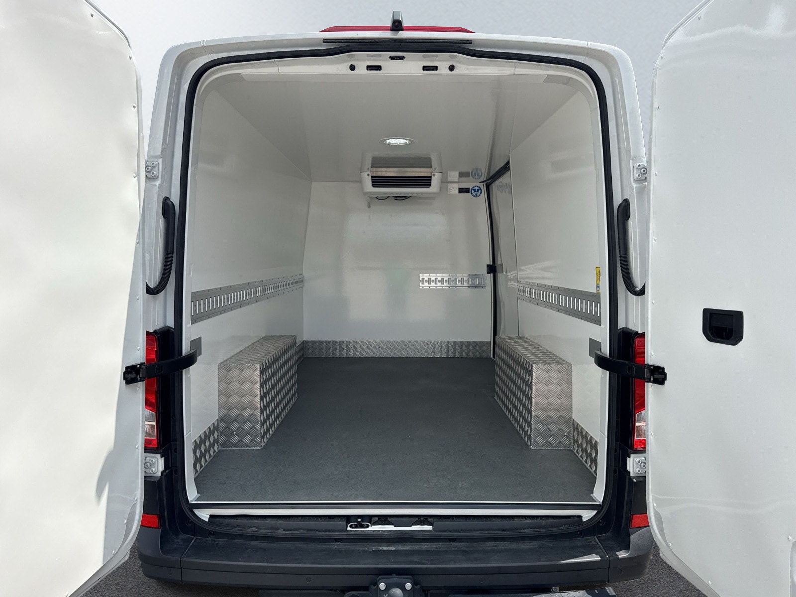 Volkswagen Crafter 20 TDI Automat Crafter 2,0 TDI Automat Kylbil 2026 - miniatyr 11