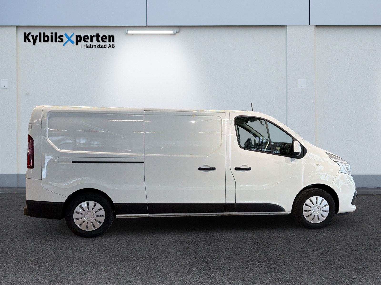 Renault trafic L2-H1 Kylbil 3.0t 2.0 dCi Euro 6 2022 - miniatyr 4