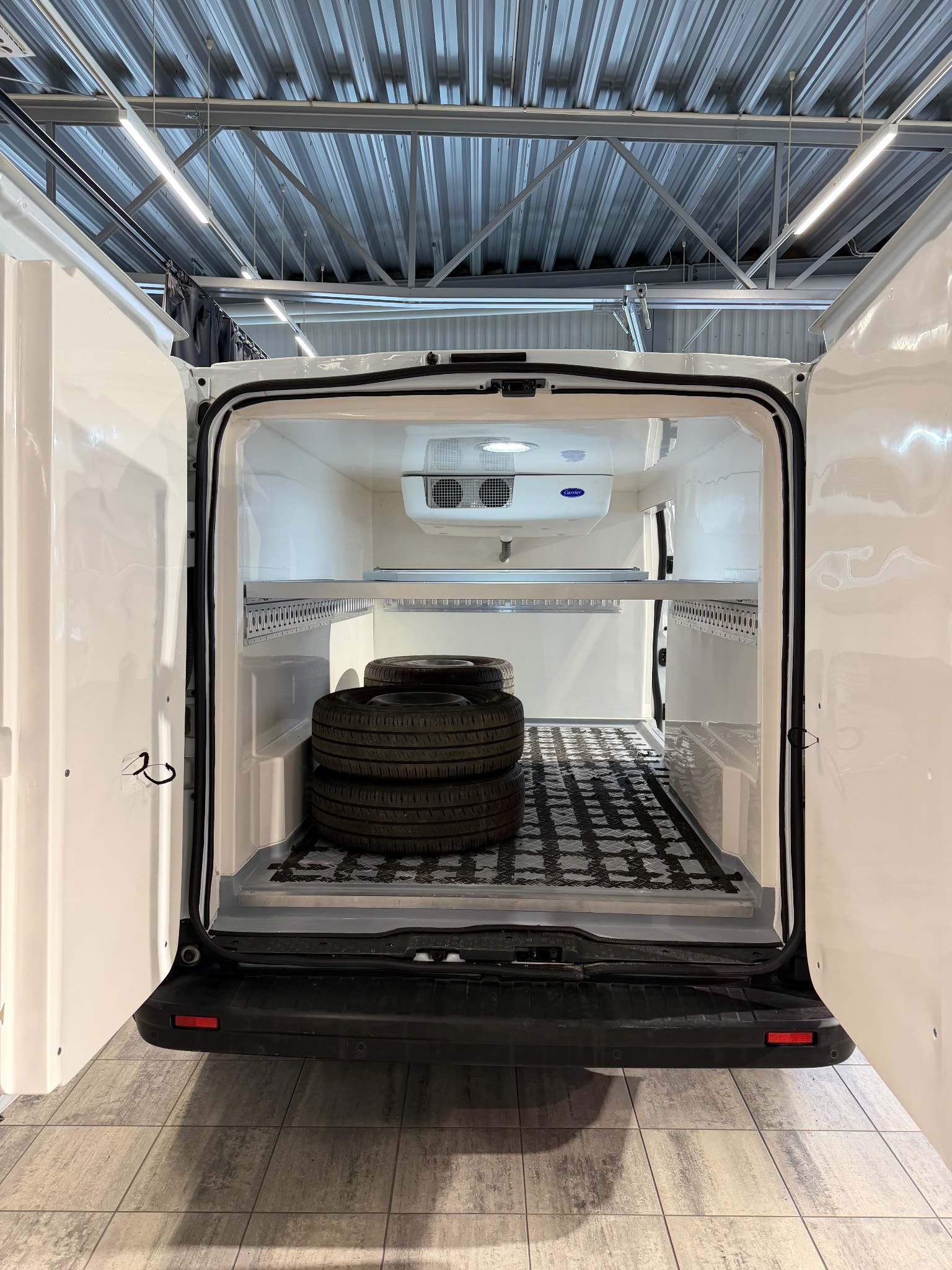 Renault trafic L2-H1 Kylbil 3.0t 2.0 dCi Euro 6 2022 - miniatyr 7
