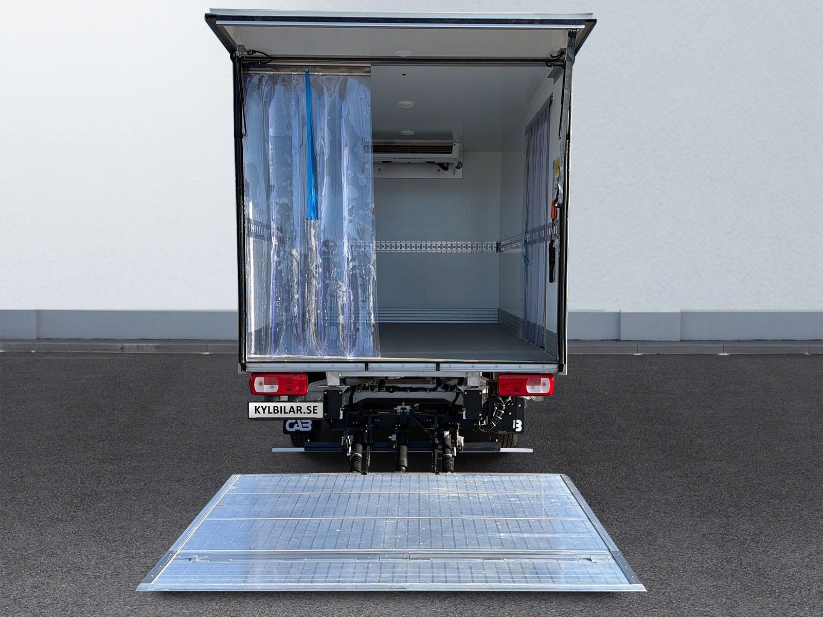 Volkswagen Crafter 35 L3 20 l TDI EU6 130 kW Automat Crafter 35 L3 2,0 l TDI EU6 130 kW Automat Kylbil 2026 - miniatyr 11