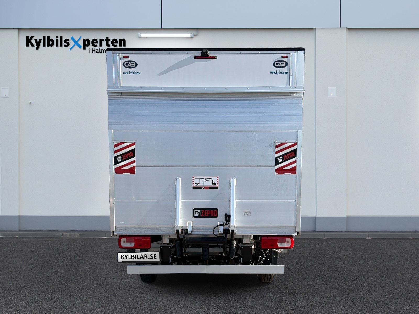 Volkswagen Crafter 35 L3 20 l TDI EU6 130 kW Automat Crafter 35 L3 2,0 l TDI EU6 130 kW Automat Kylbil 2026 - miniatyr 4