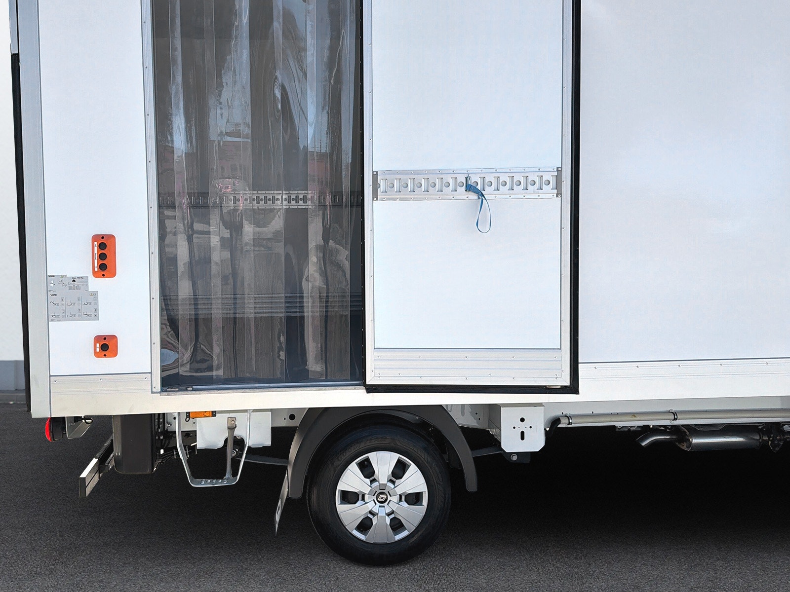 Renault Master Chassi L3 Euro VI 170hk 9AT Nordic Line Kylbil 2026 - miniatyr 12