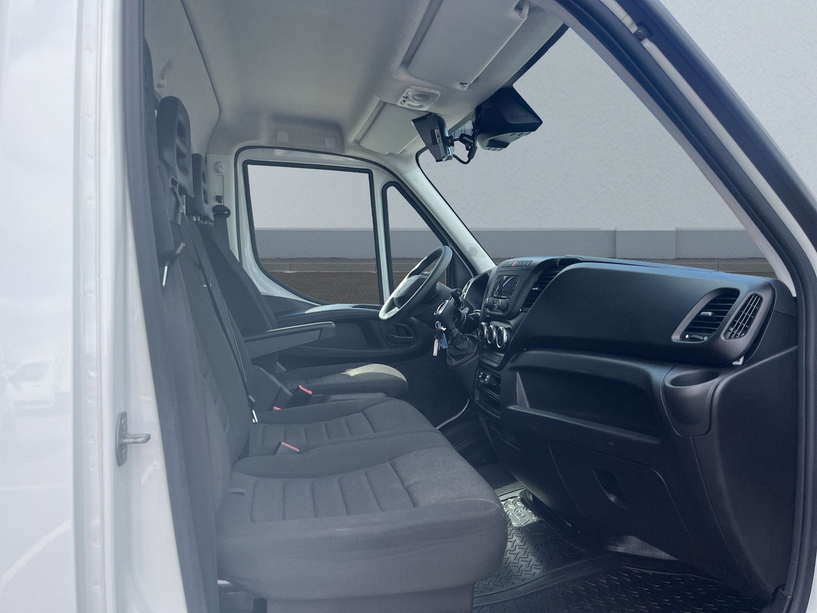 Iveco Daily 35-140 2.3 JTD Hi-Matic Euro 6 Kylbil med bakgavellhiss 2024 - miniatyr 6