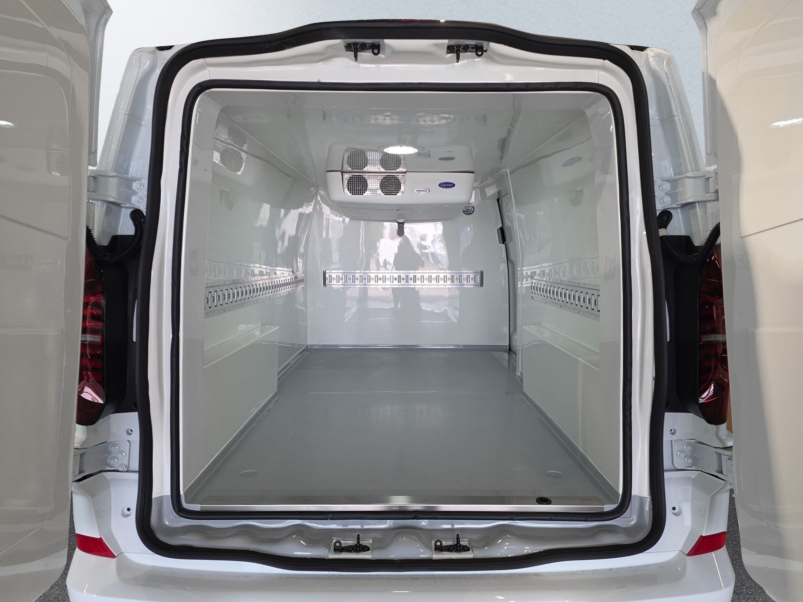 Volkswagen Transporter T30 2.0 TDI 150hkEuro 6 Kylbil 2026 - miniatyr 11