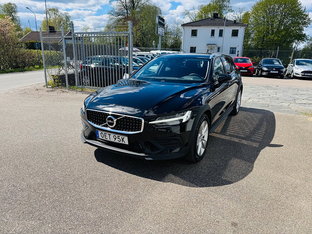 Volvo V60 Cross Country 2022 - miniatyr 2