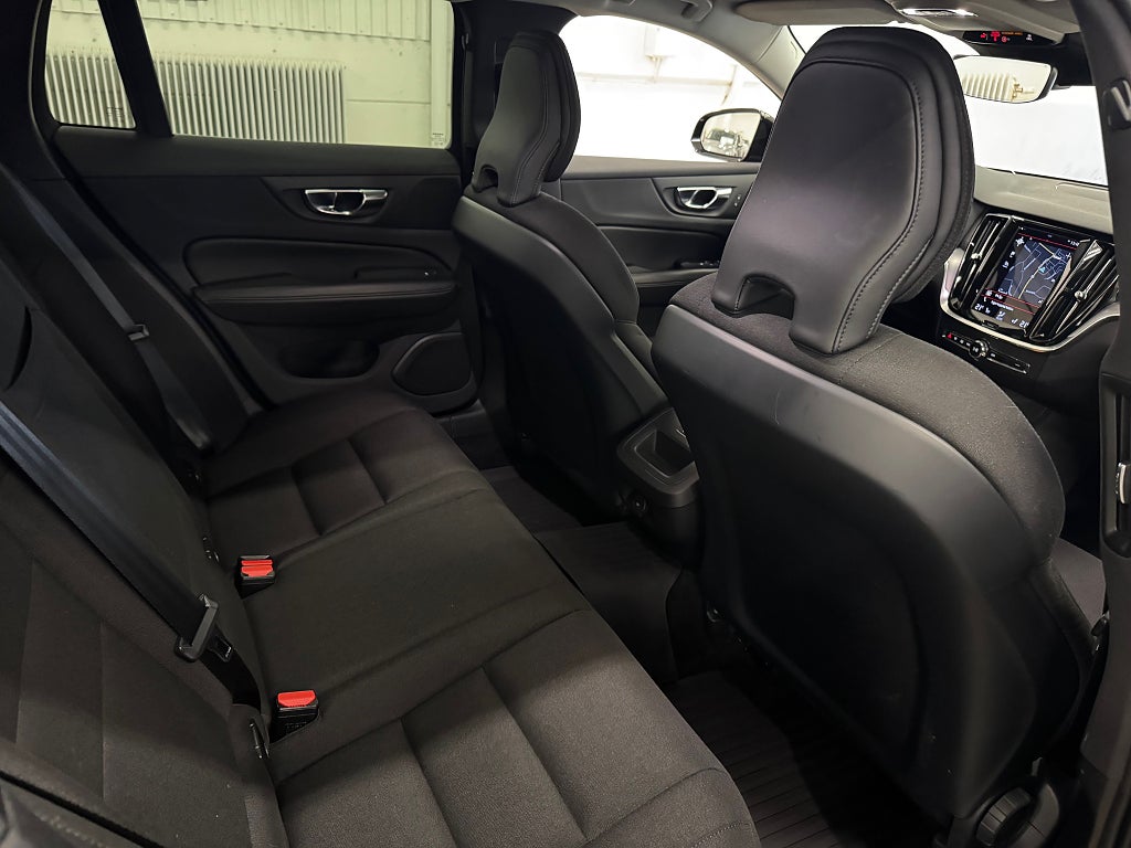 Volvo V60 Cross Country 2022 - miniatyr 18