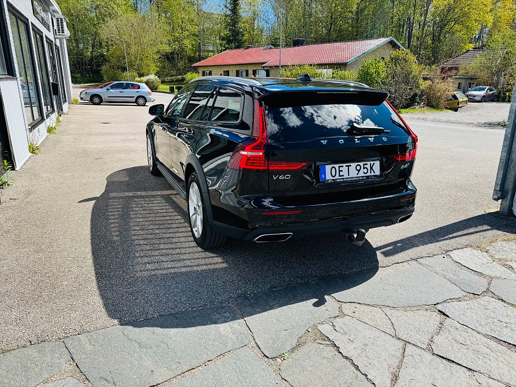 Volvo V60 Cross Country 2022 - miniatyr 4