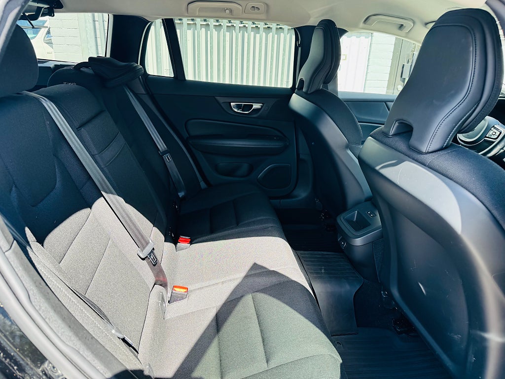 Volvo V60 Cross Country 2022 - miniatyr 6
