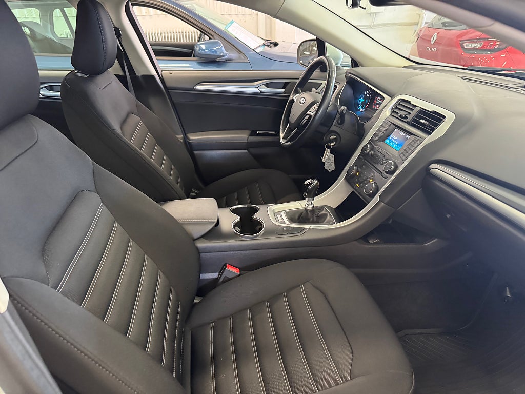 Ford Mondeo 2018 - miniatyr 15