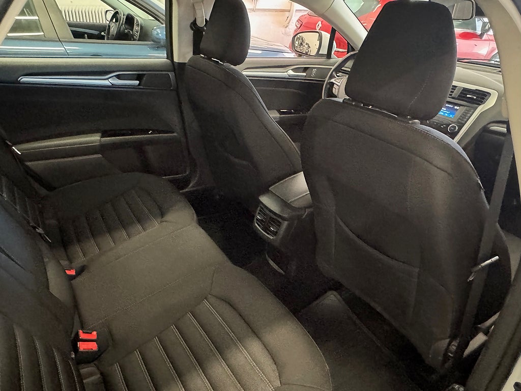 Ford Mondeo 2018 - miniatyr 16