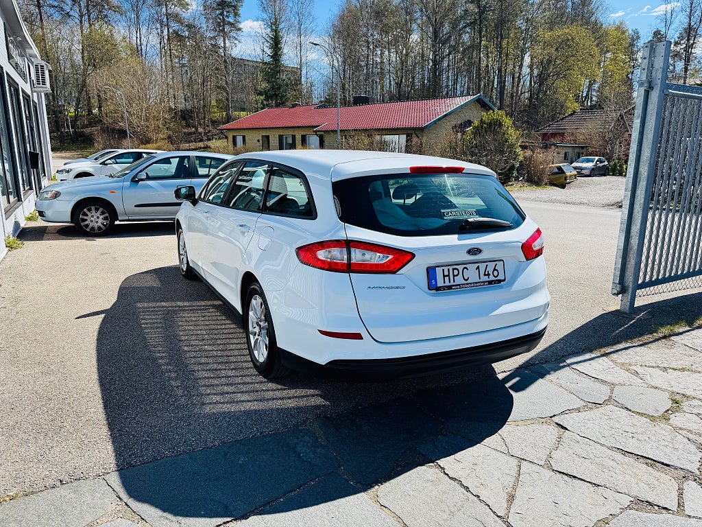 Ford Mondeo 2018 - miniatyr 4