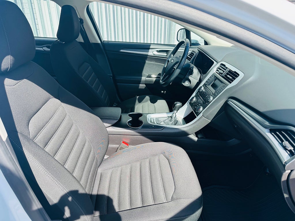 Ford Mondeo 2018 - miniatyr 5