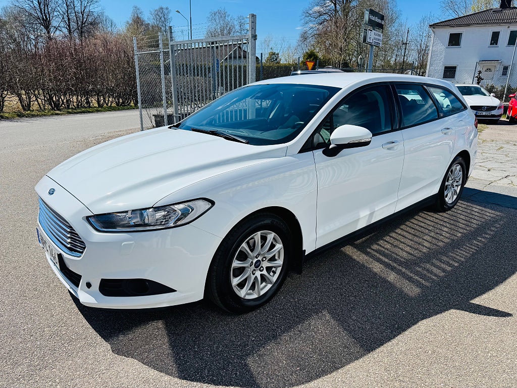Ford Mondeo 2018 - miniatyr 9