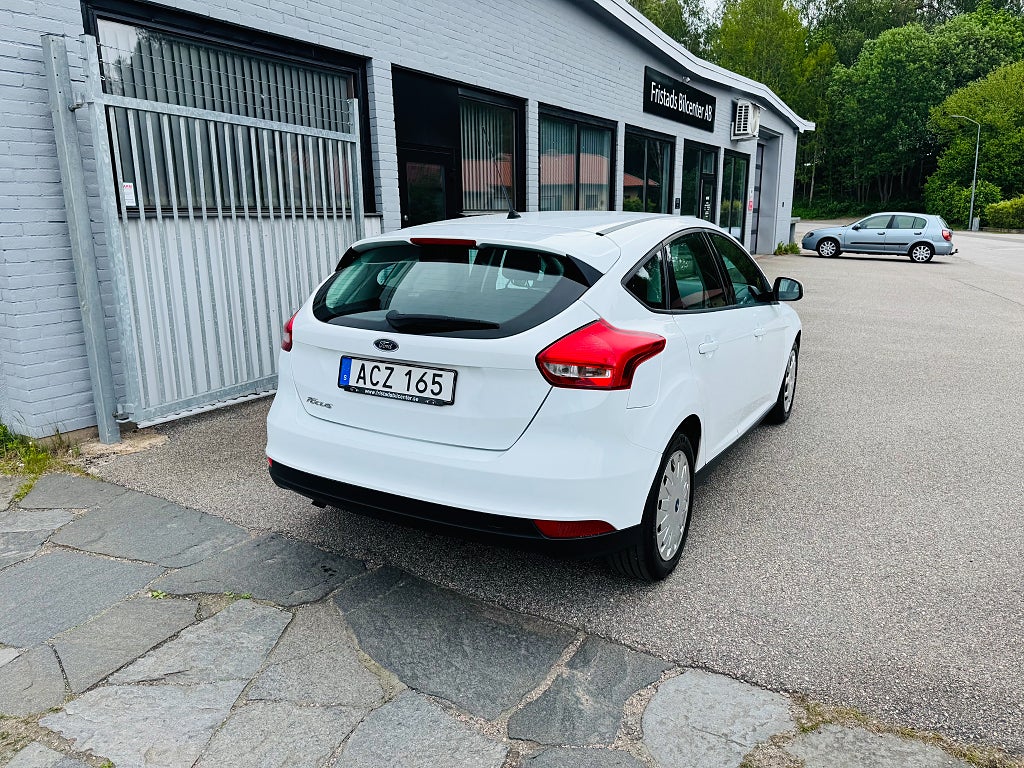 Ford Focus 2017 - miniatyr 3