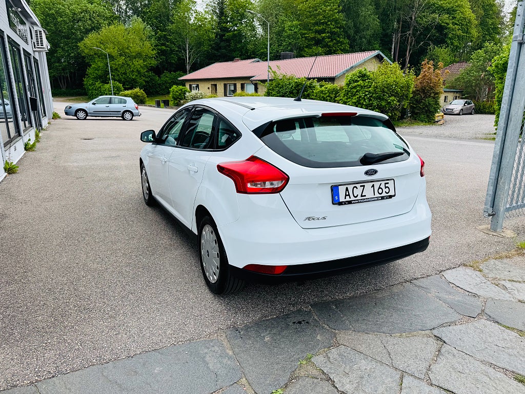Ford Focus 2017 - miniatyr 4