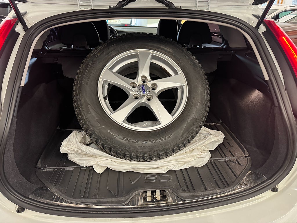 Volvo V60 Cross Country 2018 - miniatyr 12