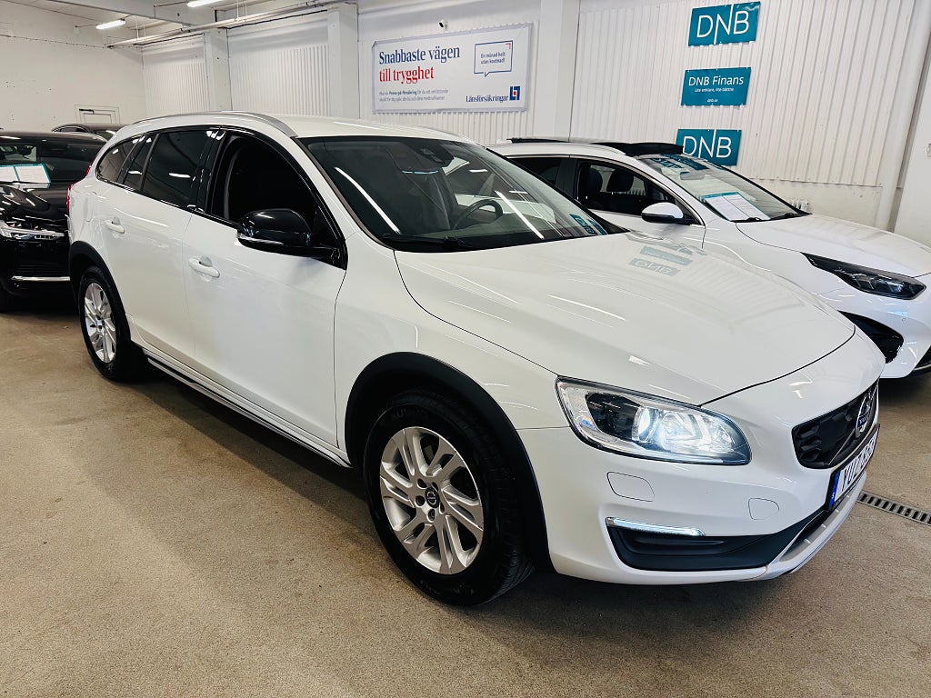 Volvo V60 Cross Country 2018 - miniatyr 13
