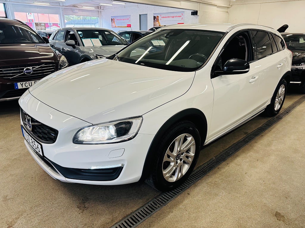 Volvo V60 Cross Country 2018 - miniatyr 14