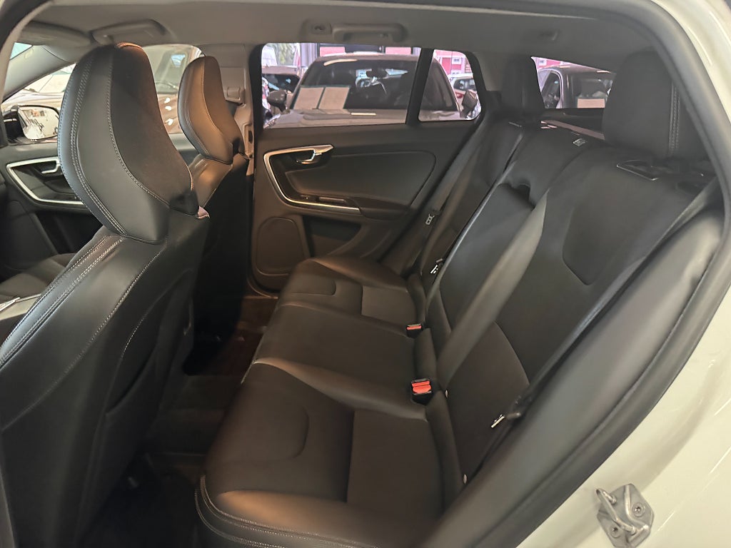 Volvo V60 Cross Country 2018 - miniatyr 19