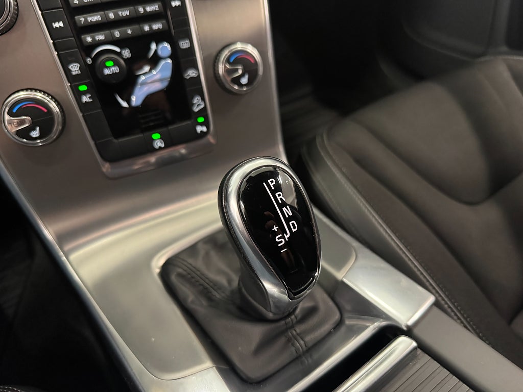 Volvo V60 Cross Country 2018 - miniatyr 21