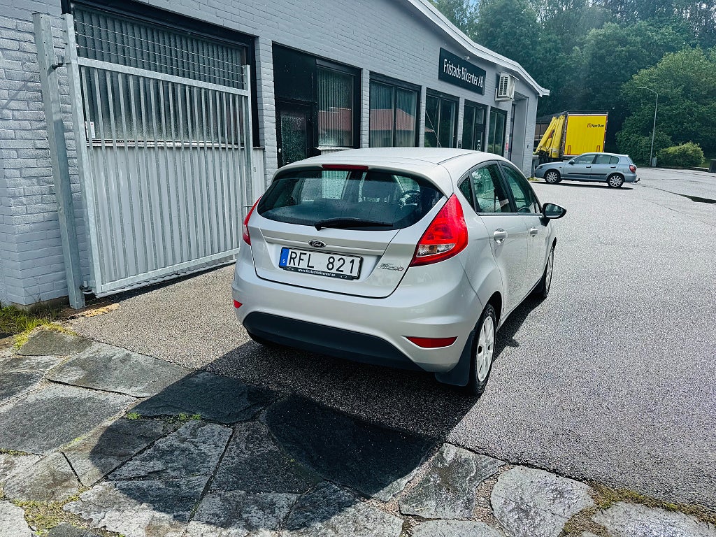 Ford Fiesta 2012 - miniatyr 3