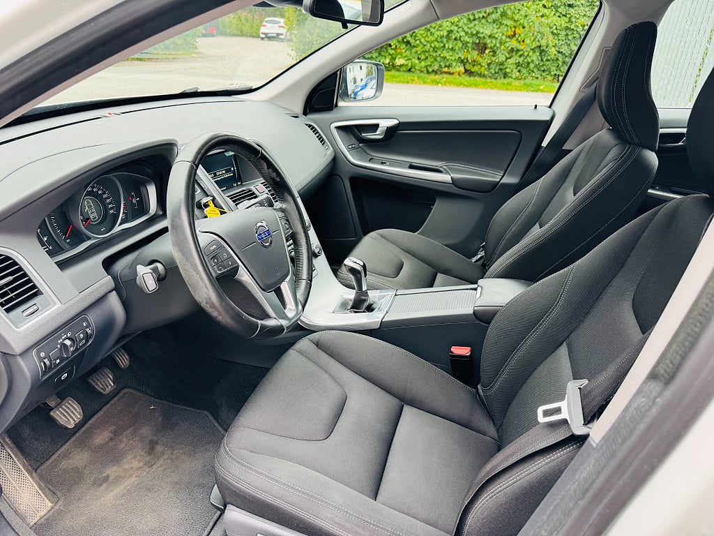 Volvo XC60 2017 - miniatyr 8