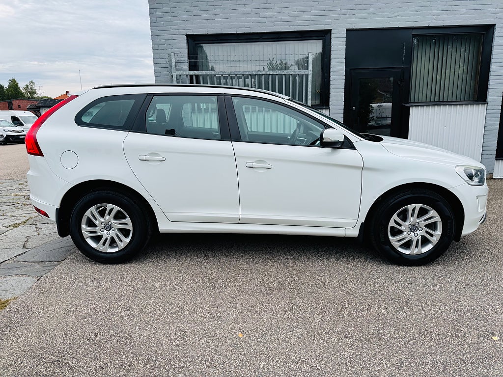 Volvo XC60 2017 - miniatyr 10