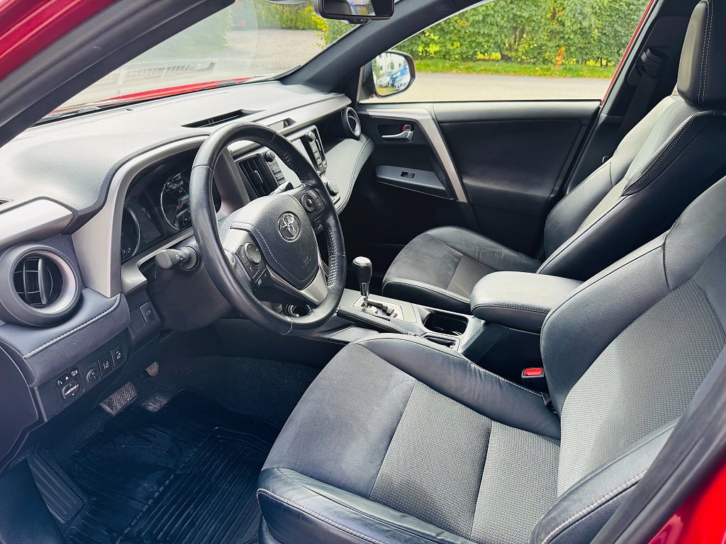 Toyota RAV4 2018 - miniatyr 8