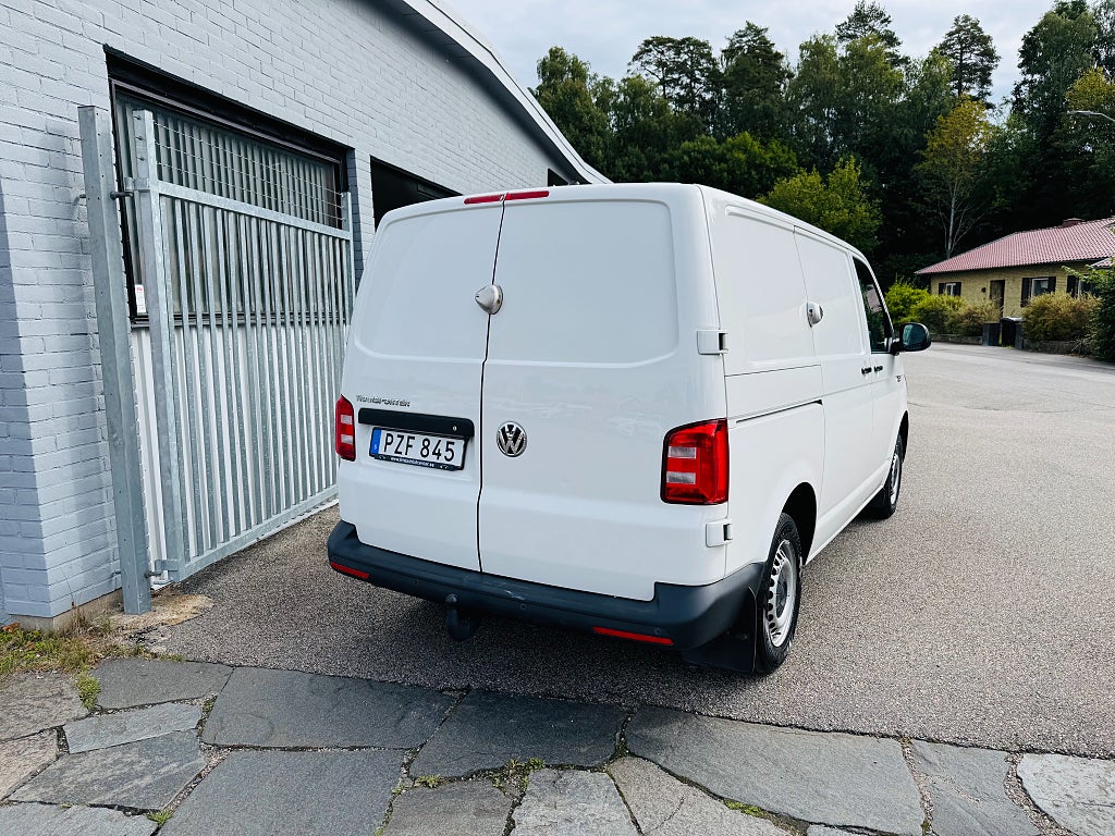Volkswagen Transporter 2018 - miniatyr 3
