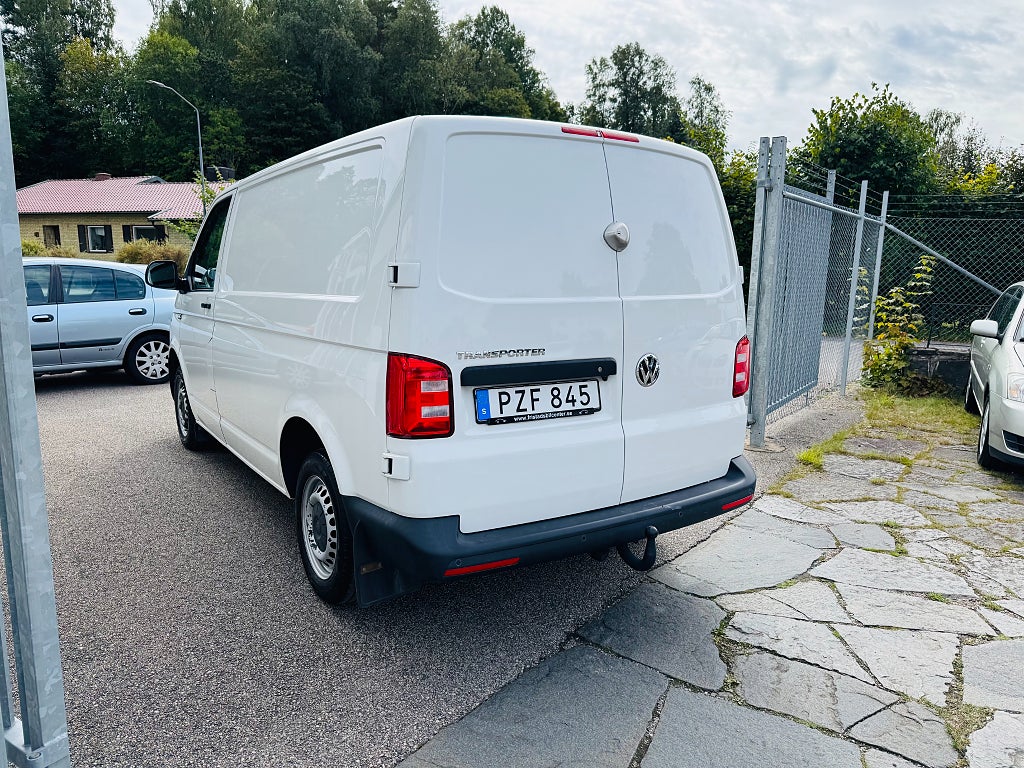 Volkswagen Transporter 2018 - miniatyr 4
