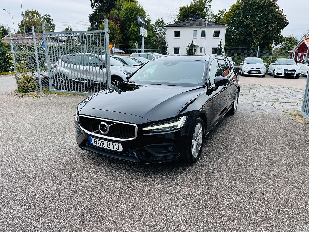 Volvo V60 2021 - miniatyr 2
