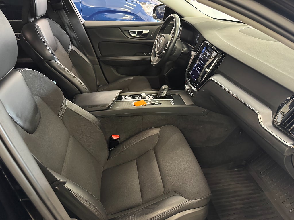 Volvo V60 2021 - miniatyr 17