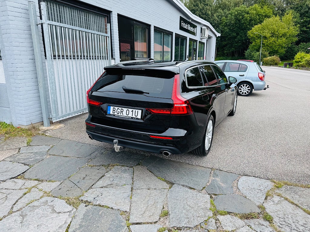 Volvo V60 2021 - miniatyr 3