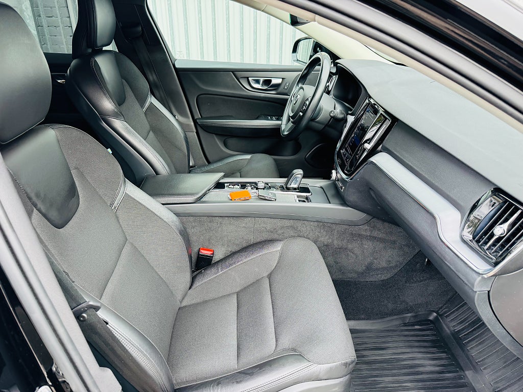 Volvo V60 2021 - miniatyr 5
