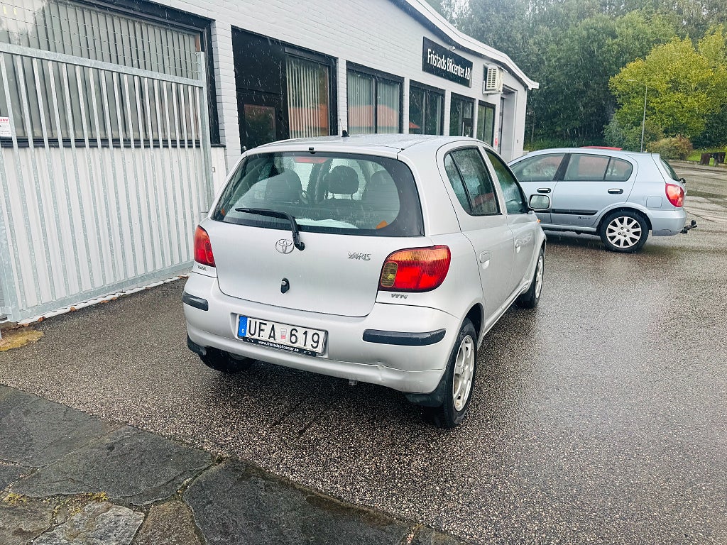 Toyota Yaris 2003 - miniatyr 3