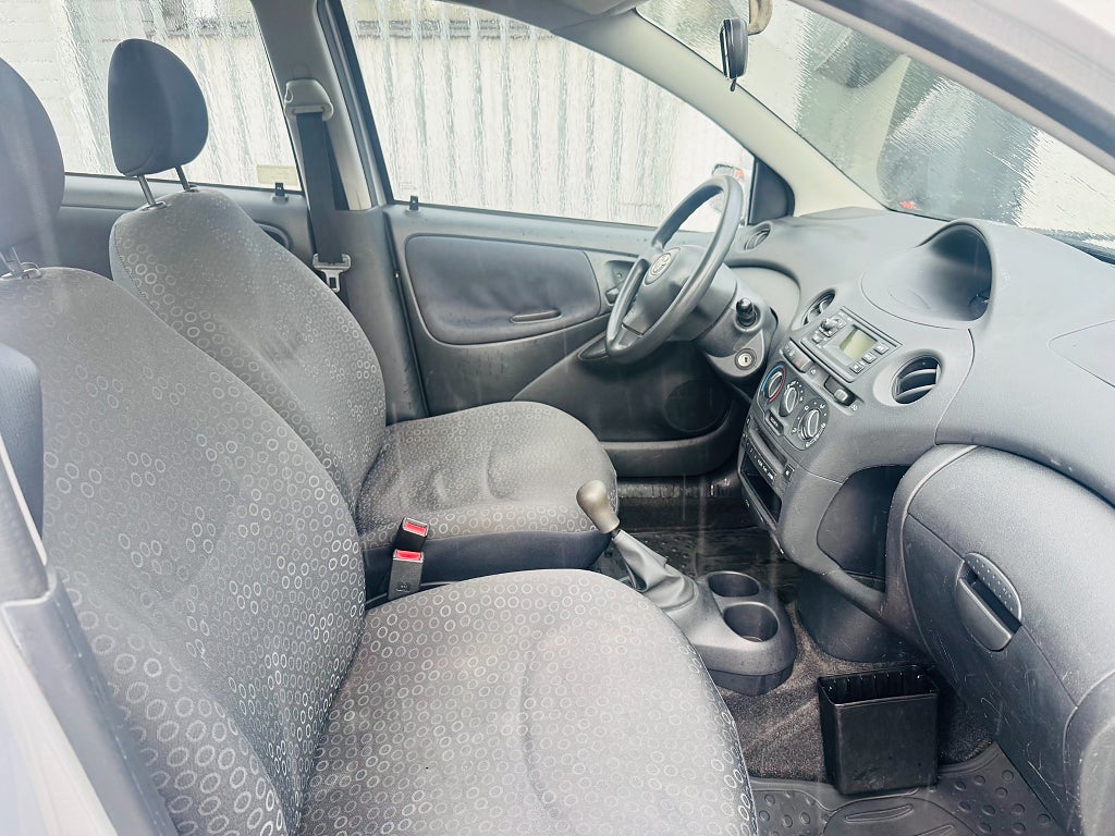 Toyota Yaris 2003 - miniatyr 5