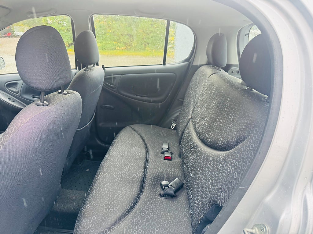 Toyota Yaris 2003 - miniatyr 7