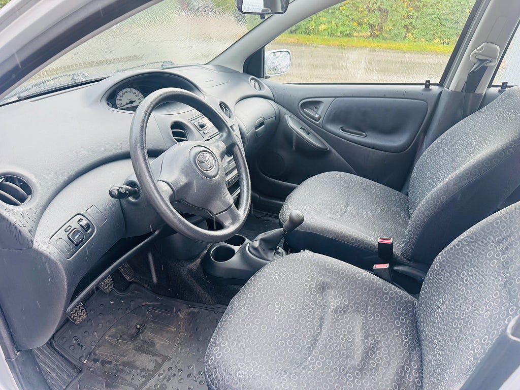 Toyota Yaris 2003 - miniatyr 8