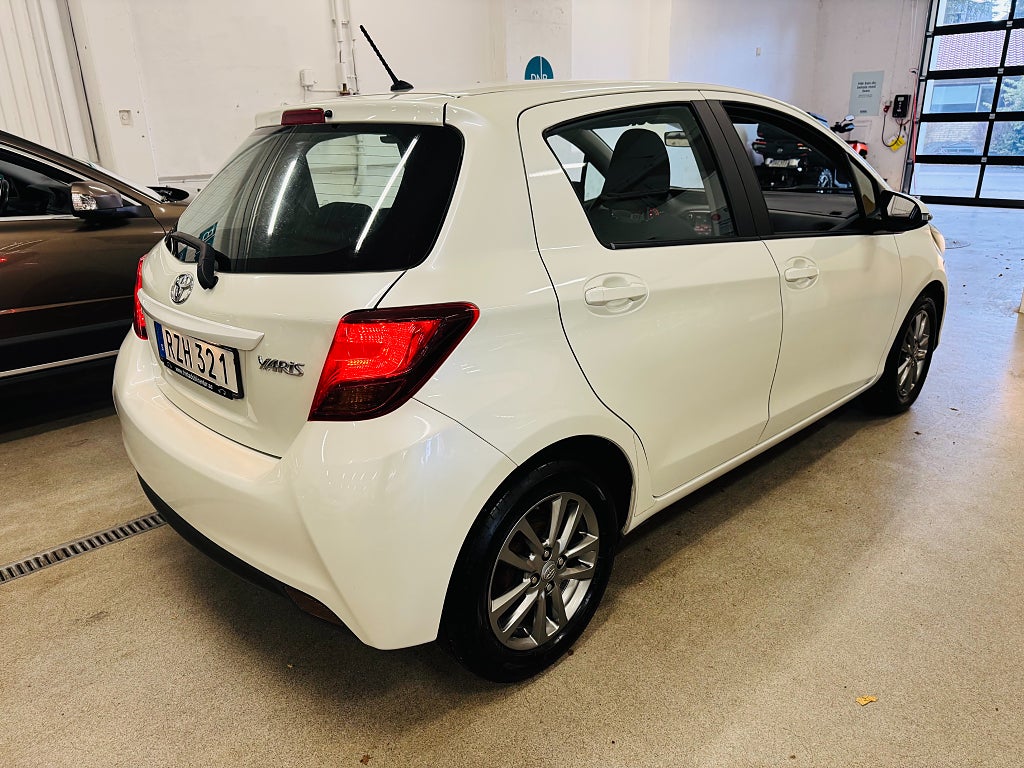 Toyota Yaris 2015 - miniatyr 15