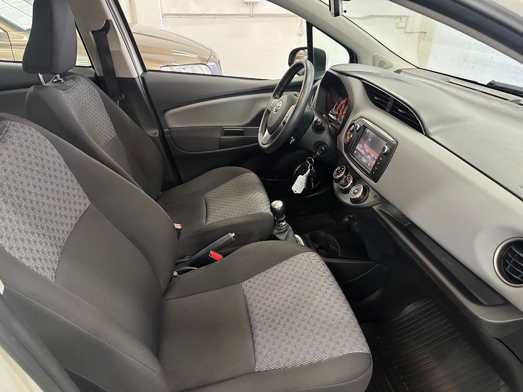 Toyota Yaris 2015 - miniatyr 17