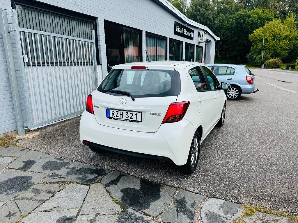Toyota Yaris 2015 - miniatyr 3