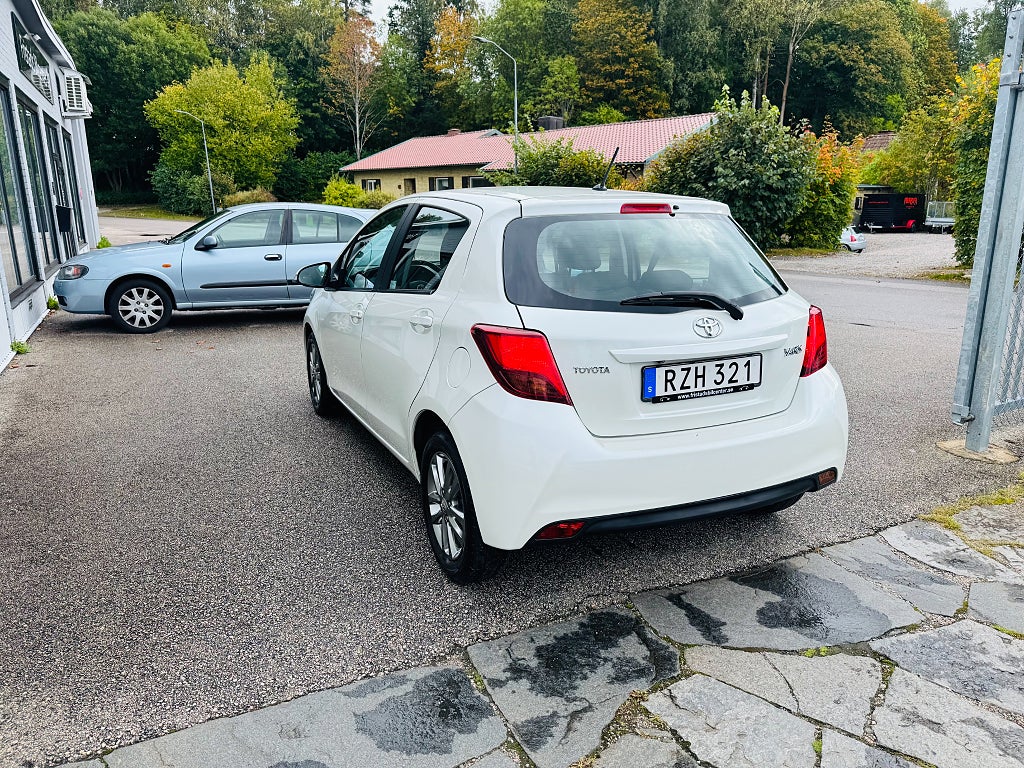 Toyota Yaris 2015 - miniatyr 4