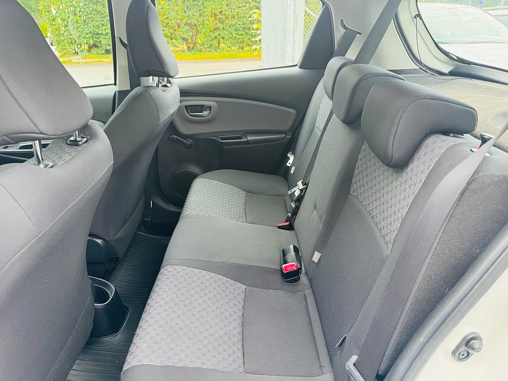Toyota Yaris 2015 - miniatyr 7