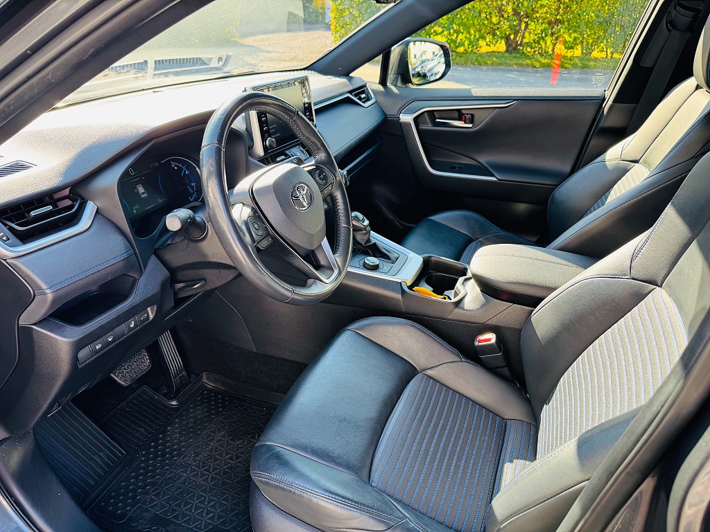 Toyota RAV4 2021 - miniatyr 8