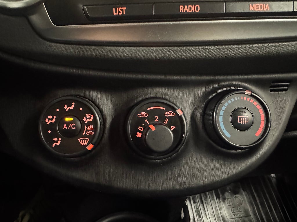 Toyota Yaris 2013 - miniatyr 24
