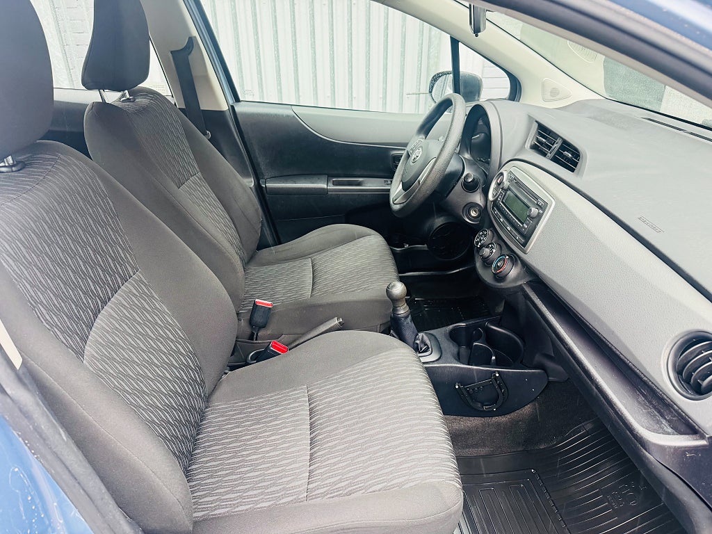 Toyota Yaris 2013 - miniatyr 5