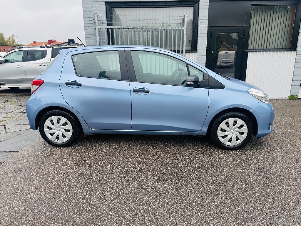 Toyota Yaris 2013 - miniatyr 10