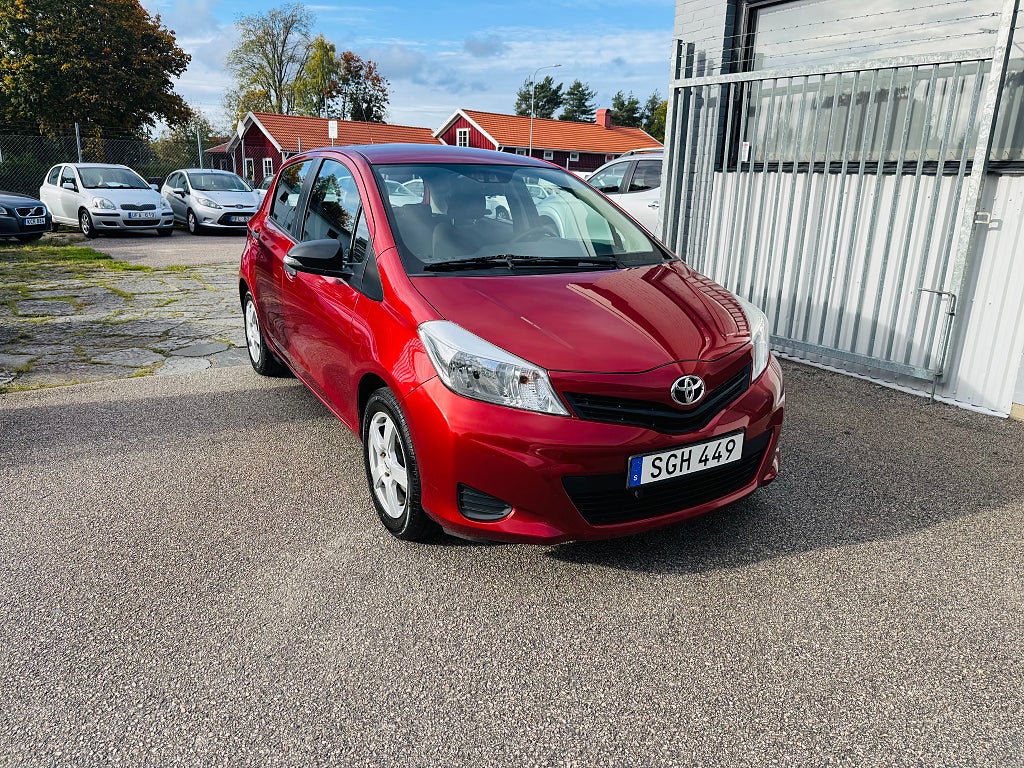 Toyota Yaris 1.0 VVT-i 69HK 5-D / 13700Mil